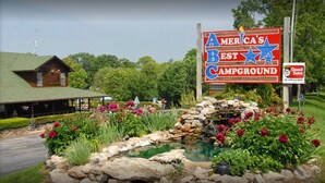 Unclassified image, 3 of 18, button - America's Best Campground (Branson)