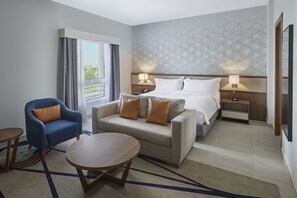 Premium bedding, down comforters, minibar, in-room safe - Holiday Inn Tabuk by IHG (Tabuk)