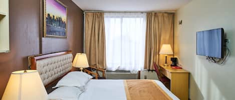 客房內保險箱、書桌、熨斗/熨衣板、免費無線上網