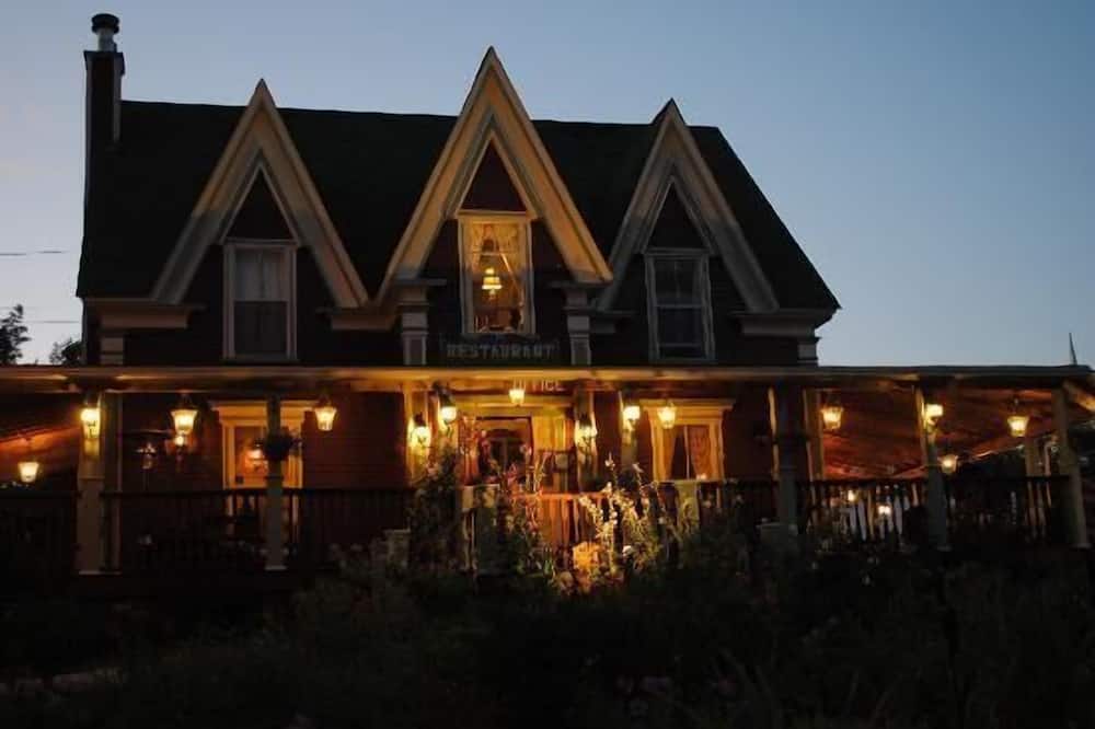 Lynwood Inn