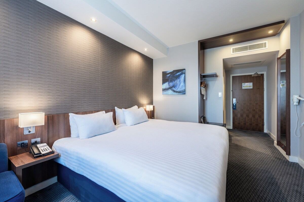 Kamar Standar, 2 Tempat Tidur Twin | Meja kerja, tempat tidur bayi gratis, Wi-Fi gratis, dan seprai linen