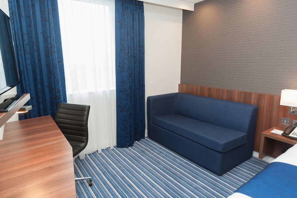 1 slaapkamer, een bureau, gratis babybedden, gratis wifi