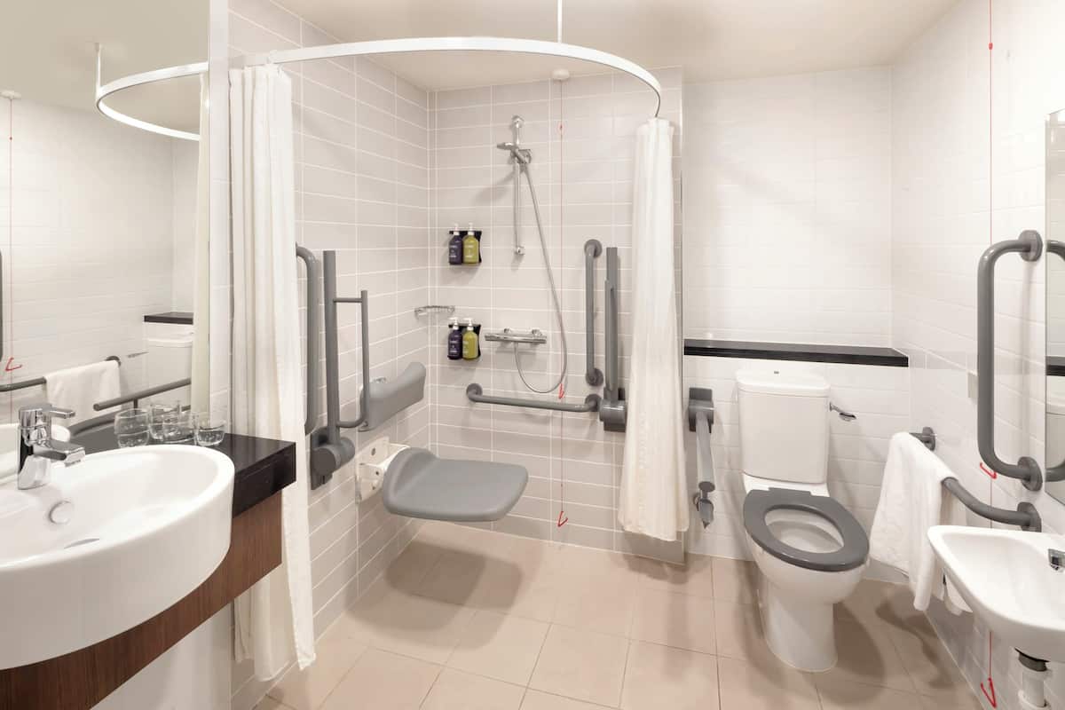 Chambre Standard, 1 lit double, accessible aux personnes à mobilité réduite | Bureau, lit de bébé (gratuit), accès au Wi-Fi (inclus), literie fournie