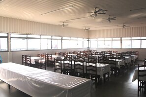 Free daily buffet breakfast  - David Plaza Hotel (Osasco)