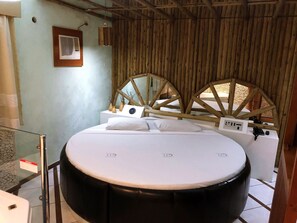 Suíte | Frigobar, quartos à prova de som, camas extras/dobráveis