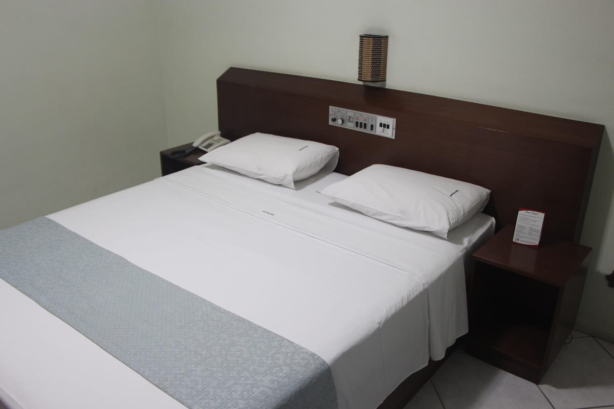 Minibar, schallisolierte Zimmer, kostenlose Zustellbetten