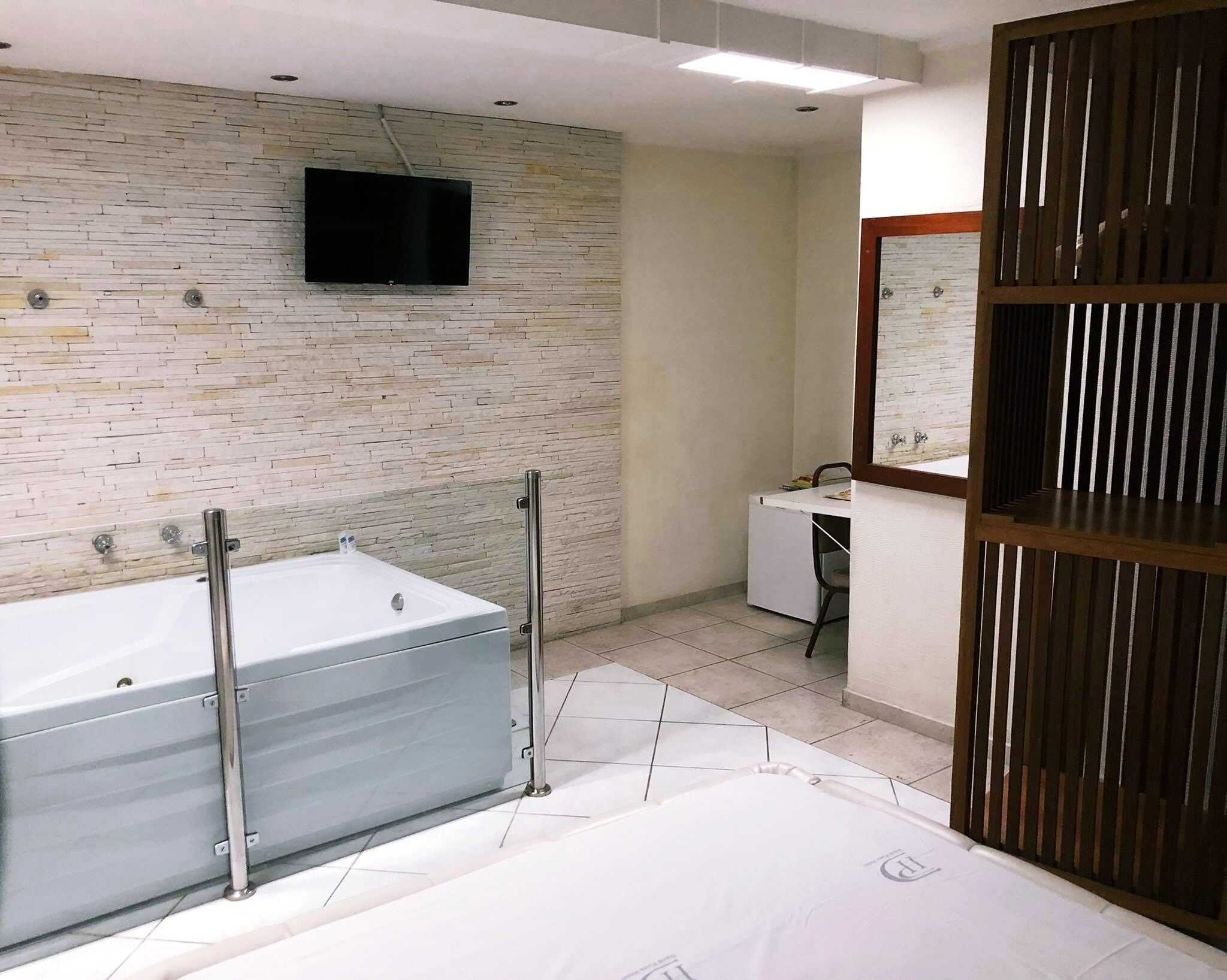 Photo - David Plaza Hotel