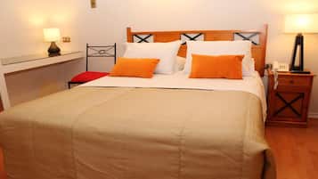 Skrivebord, gratis Wi-Fi, sengetøj