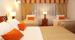 Desk, free WiFi, bed sheets - Hotel Murano (Concepción)