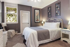 標準客房, 1 張加大雙人床 | 免費有線上網、床單