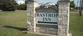 Bastrop Inn