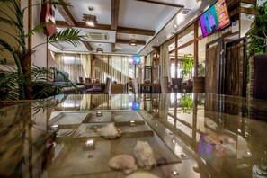 Breakfast, lunch, dinner served; Modern European cuisine, pool views - Boutique Hotel La Terrassa (Sirius)