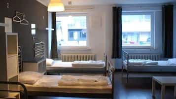 Standard-Vierbettzimmer | Zimmersafe, kostenloses WLAN