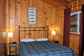 Cabin 3 - 2 Bedroom Queen