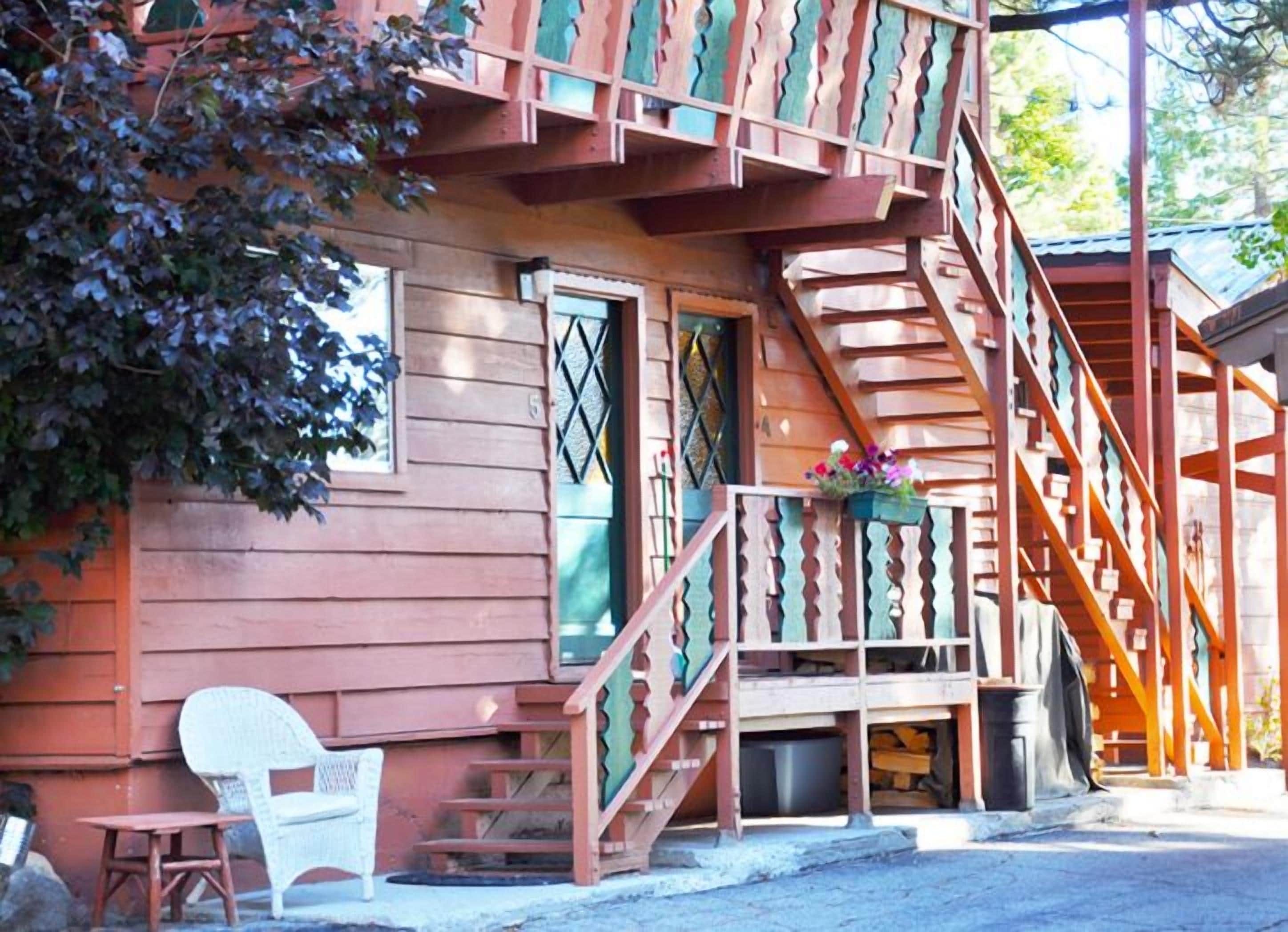 suite, 1 bedroom | 1 bedroom, individually decorated, individually furnished, free wifi