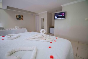 Minibar, cortinas blackout, cunas y wifi gratis