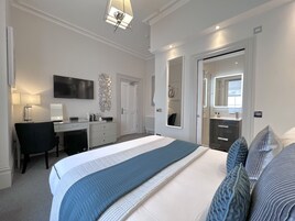 Superior Double Room, Ensuite (Ground Floor Room)