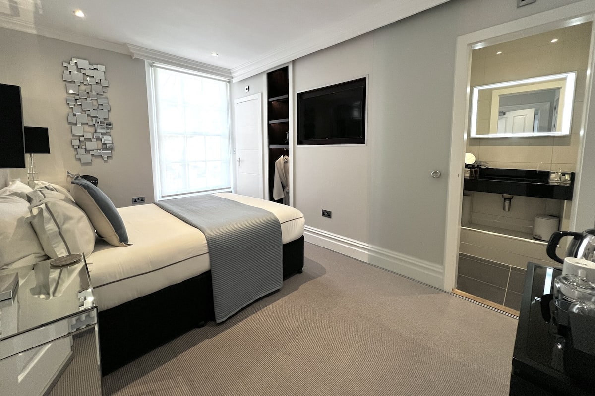 Klassieke tweepersoonskamer, en-suite badkamer | Overig