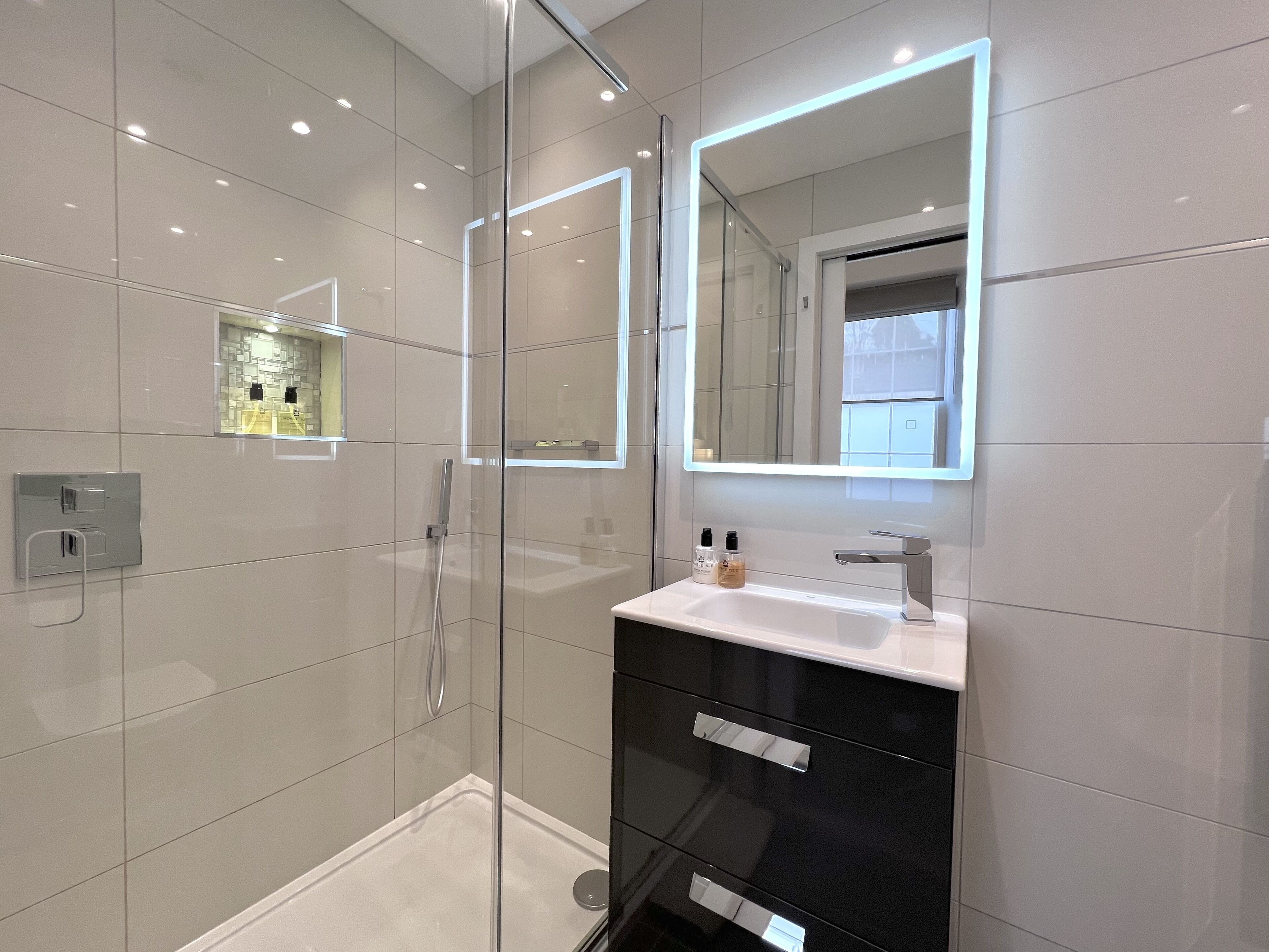 superior double room, ensuite (ground floor room) | bathroom