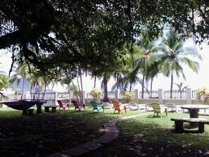 Outdoor dining - Apart Hotel Girasoles (Jaco)