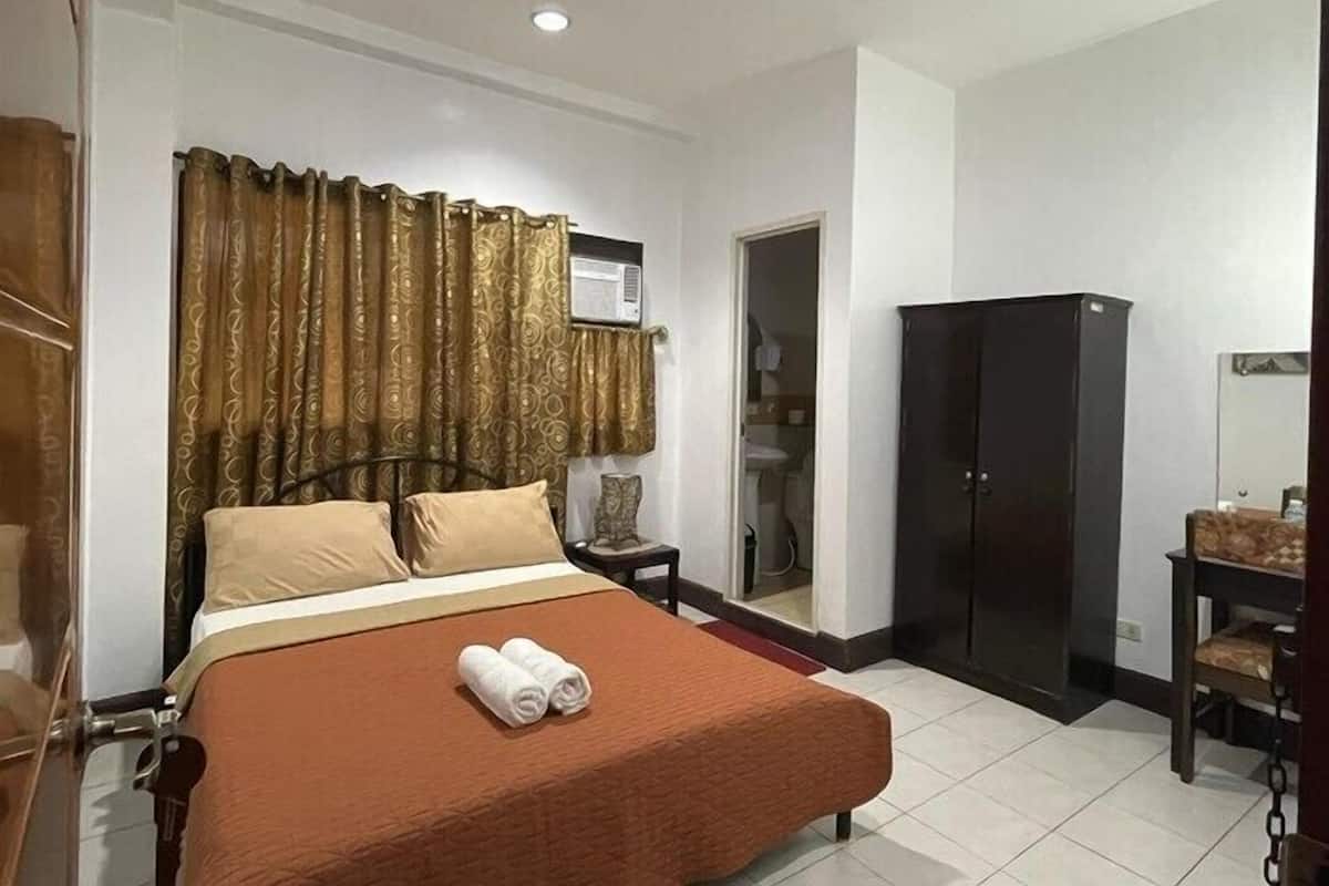 Double Room | Desk, rollaway beds, free WiFi
