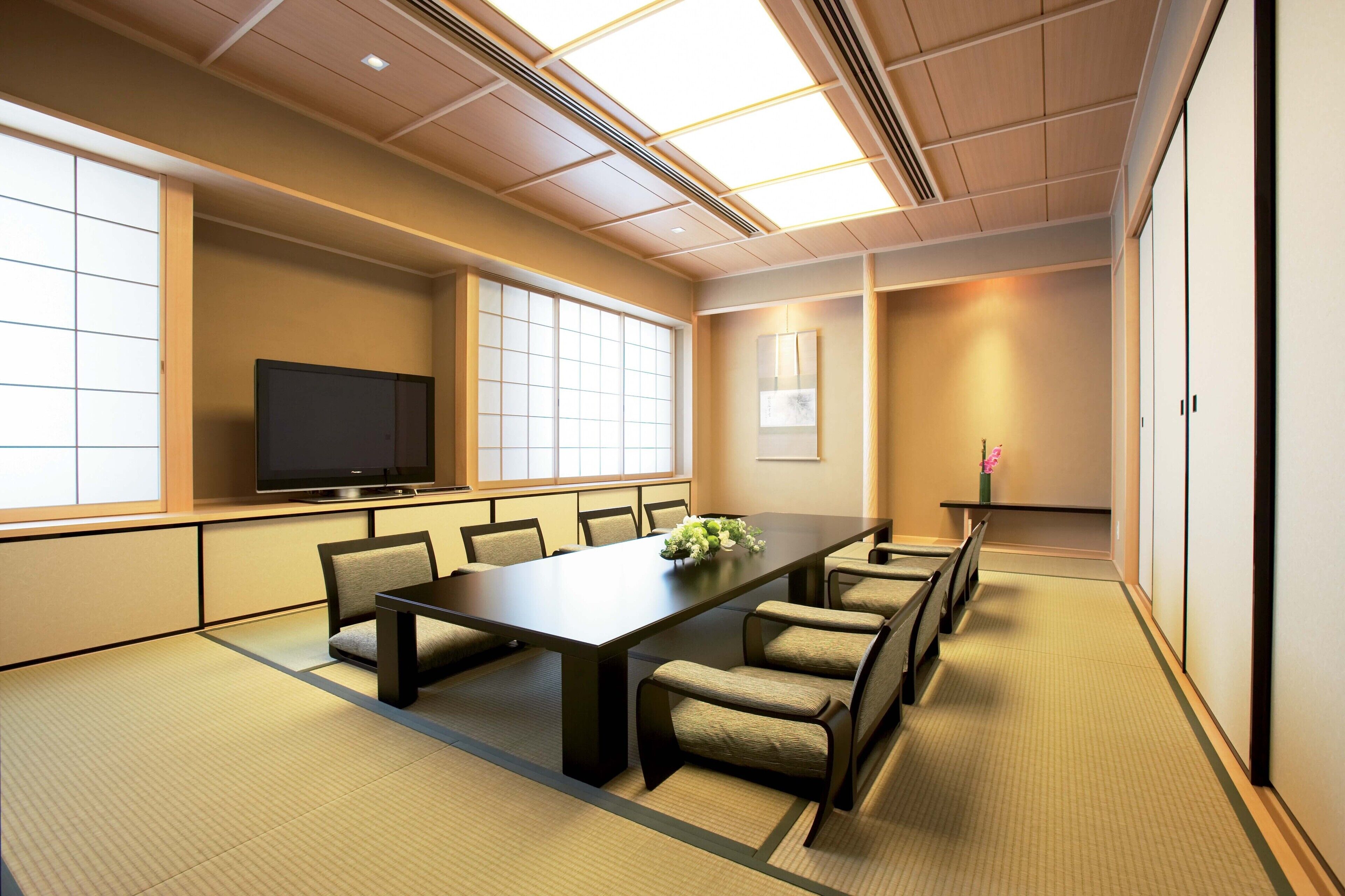 executive floor, non smoking, japanese style room, semi-buffet breakfast & lounge access | hypo-allergenic bedding, in-room safe, desk, blackout curtains