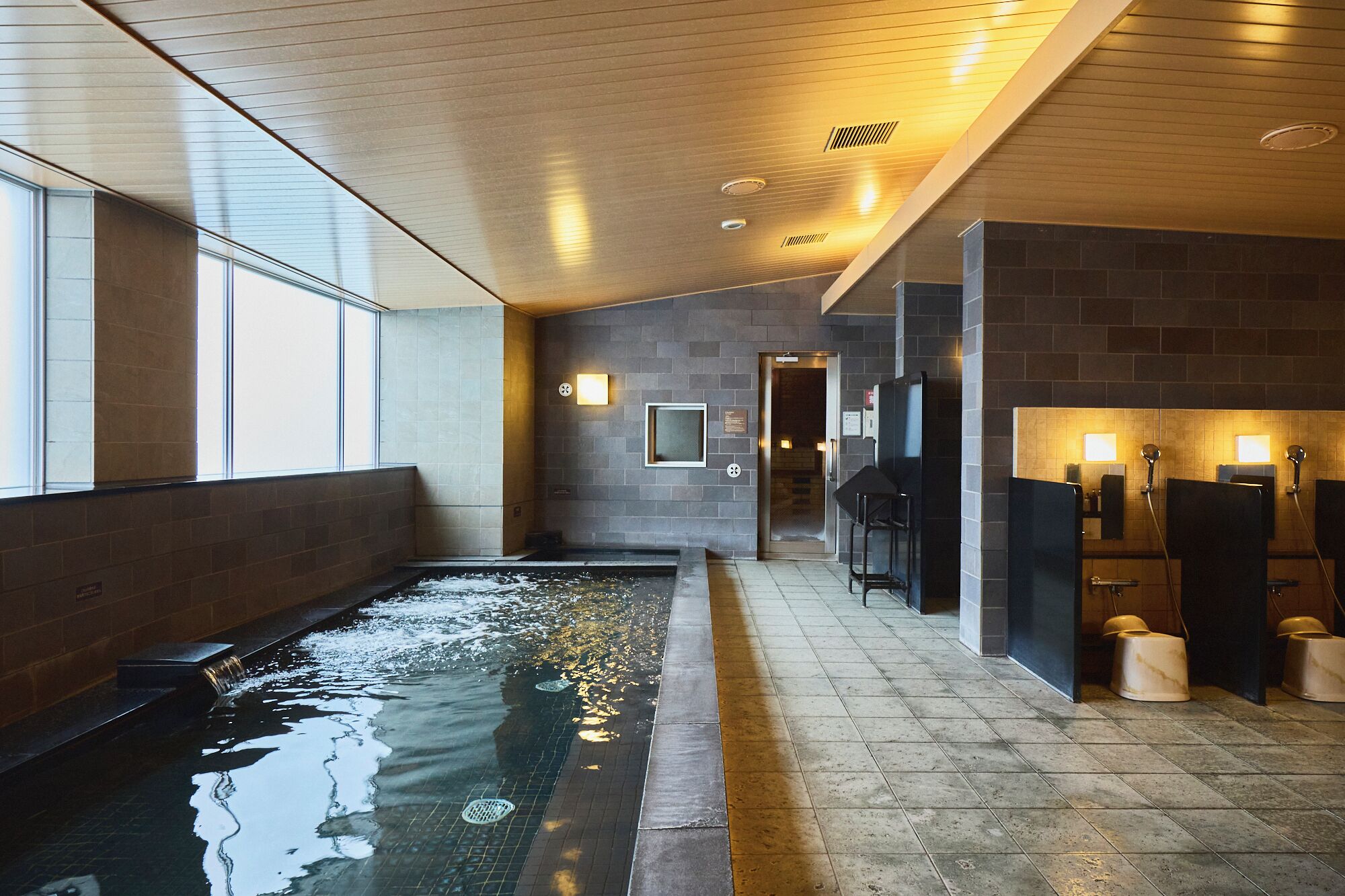 Sauna, Whirlpool, Dampfbad, Körperbehandlungen, Gesichtsbehandlungen