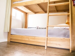 Zweibettzimmer | Bügeleisen/Bügelbrett, kostenloses WLAN