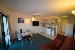 Apartamento standard, 1 quarto | 1 quarto, Wi-Fi de cortesia, roupa de cama