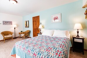 Room, 1 Queen Bed | 1 bedroom, premium bedding, individually decorated - The Inn at Tern Lake (Moose Pass)