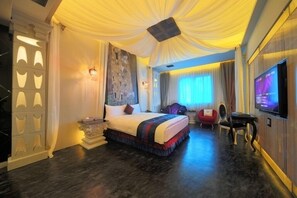 Deluxe szoba kétszemélyes ággyal (Checkout 12pm next day) | Minibár ingyenes italokkal, hangszigetelés, ingyenes wifi és ágynemű