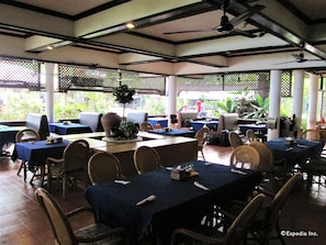 Café da manhã, almoço e jantar