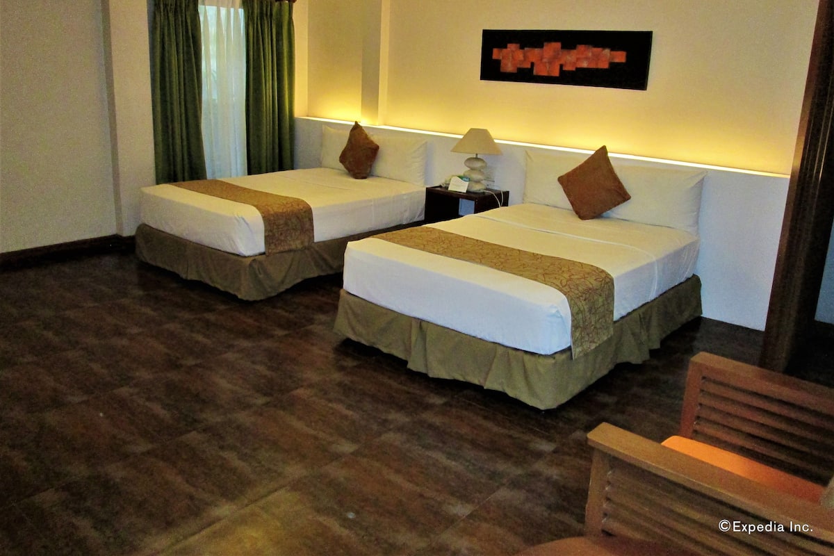 Junior Suite | Premium bedding, desk, blackout drapes, bed sheets
