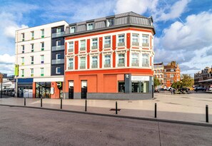 Front of property - B&B HOTEL Dunkerque Centre Gare (Dunkirk)