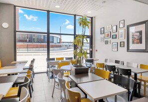 Restaurant - B&B HOTEL Dunkerque Centre Gare (Dunkirk)