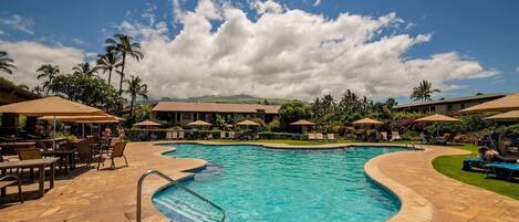 Kolam renang outdoor