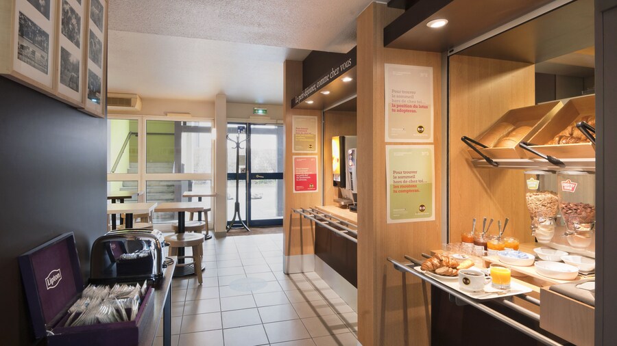 B&B HOTEL Grenoble Université 1