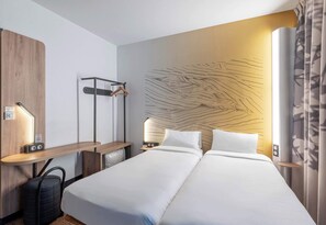 Bureau, chambres insonorisées, lits bébé (gratuits), Wi-Fi gratuit