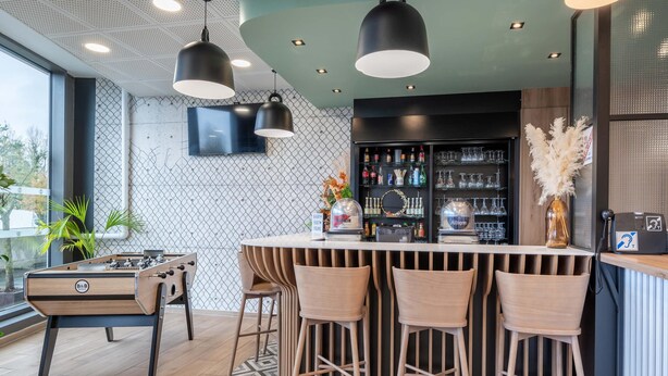 Bar (di hartanah)
