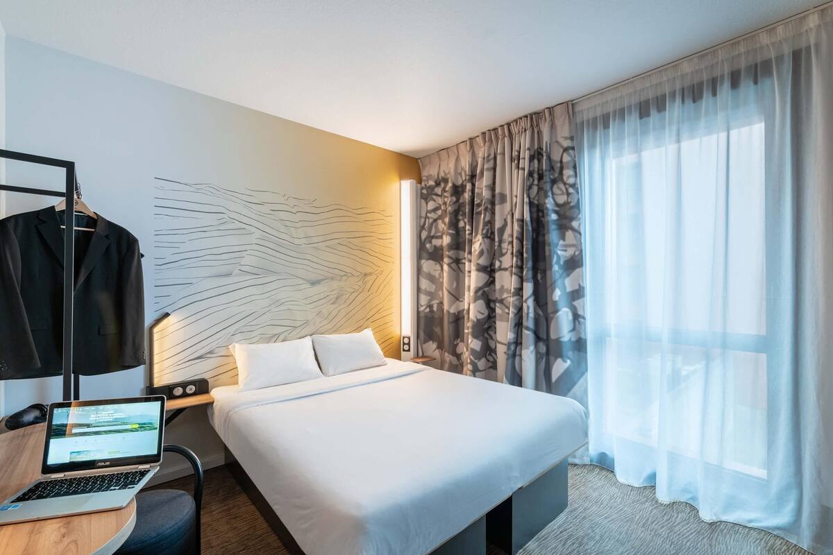 Double Room, Non Smoking | Desk, soundproofing, cribs (free), WiFi (free)