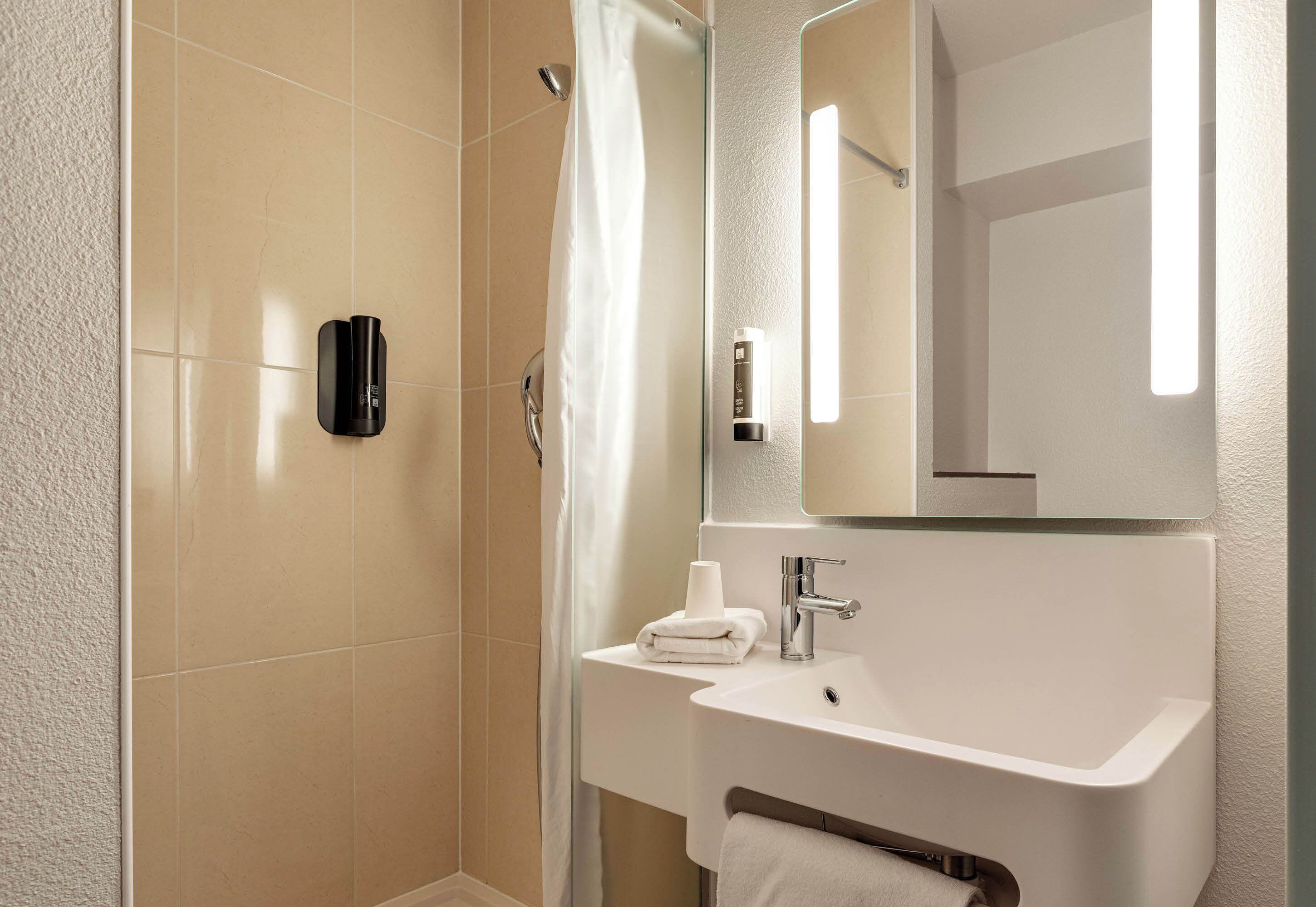 Photo - B&B HOTEL Lille Tourcoing Centre