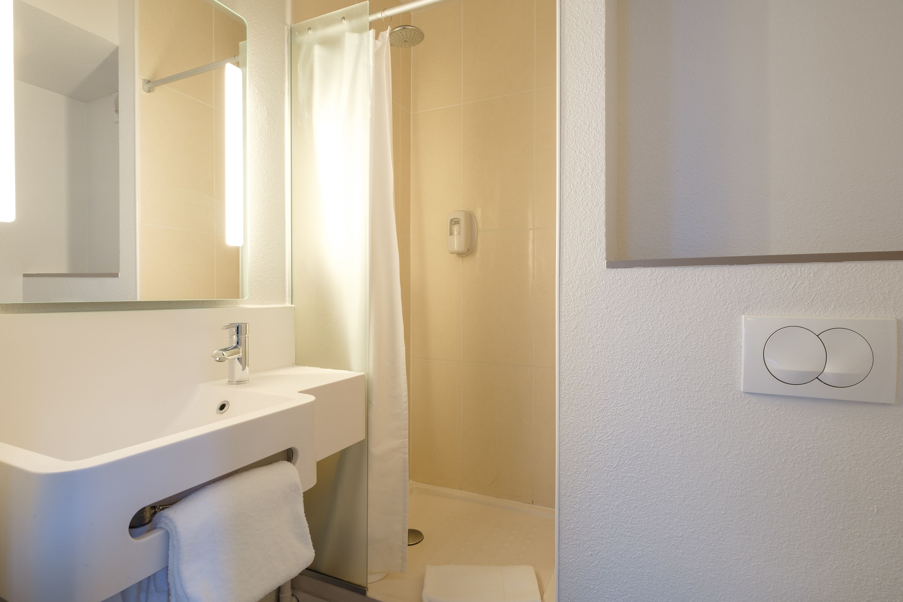 Photo - B&B HOTEL Lille Tourcoing Centre