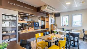 Daily buffet breakfast for a fee