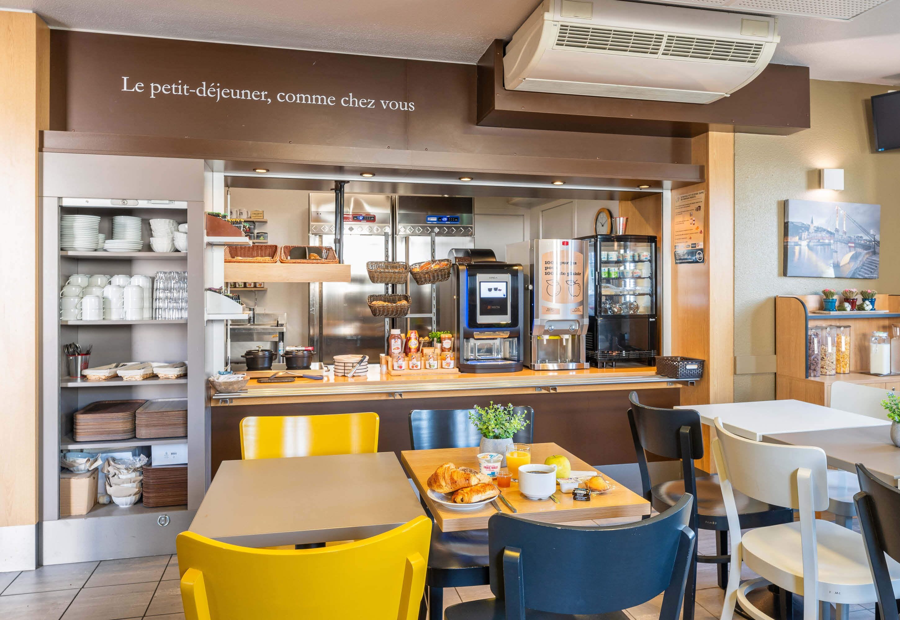 daily buffet breakfast (eur 8.90 per person)