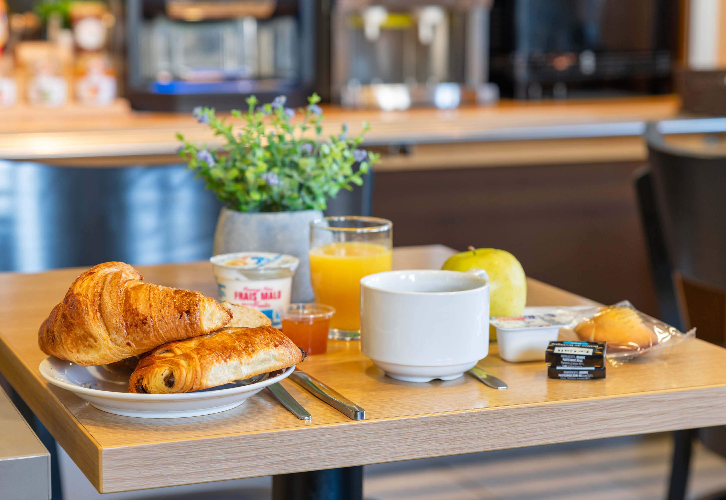 daily buffet breakfast (eur 8.90 per person)