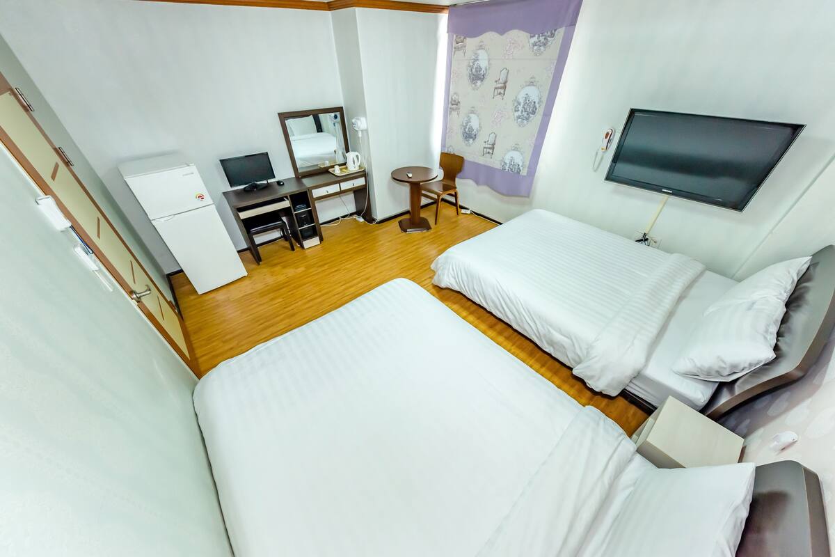 Deluxe-Zweibettzimmer (10PY) | 1 Schlafzimmer, hochwertige Bettwaren, Schreibtisch