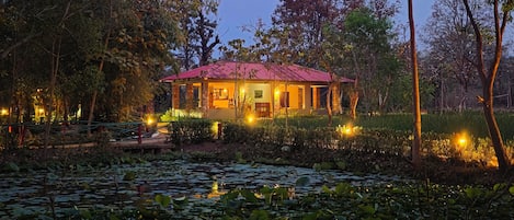 Quầy tiếp tân