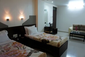 1 bedroom, premium bedding, minibar, in-room safe