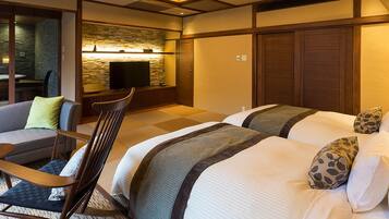 In-room safe, bed sheets