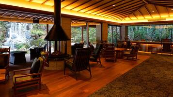 Daily Japanese breakfast (JPY 3300 per person)